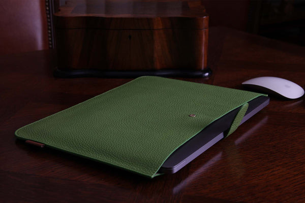 Atelier/C  'SLIM' Leather Sleeve for MacBook Pro 14 inch  'LEAF'