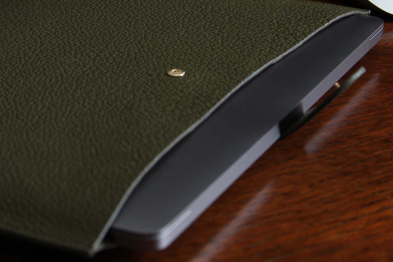 Atelier/C  'SLIM' Leather Sleeve for MacBook Pro 14 inch  'OLIVE'