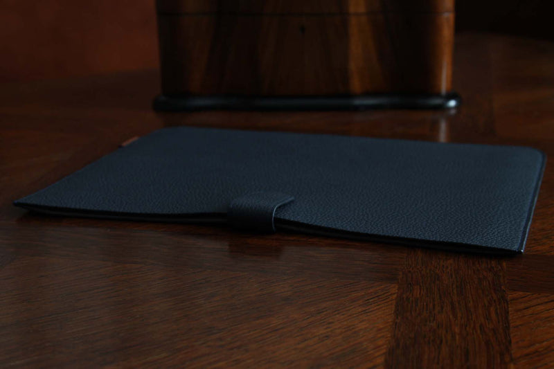 Atelier/C  'SLIM' Leather Sleeve for MacBook Pro 14 inch  'NAVY'