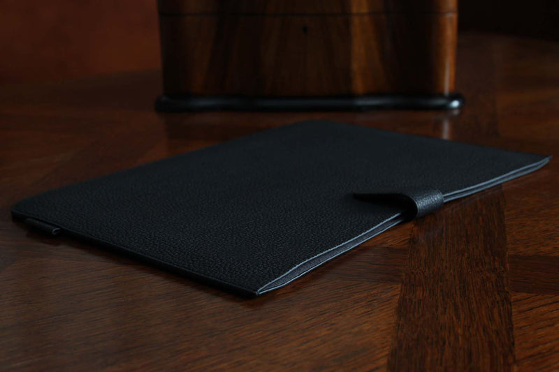 Atelier/C  'SLIM' Leather Sleeve for MacBook Pro 14 inch  'NOIR'