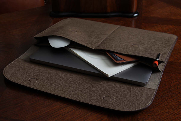 Atelier/C 'FLAP' Leather Hand Bag for MacBook 13 & 14 inch  'CAPPUCCINO'