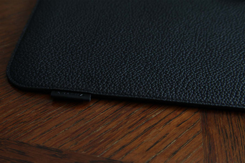 Atelier/C  'SLIM' Leather Sleeve for MacBook Pro 14 inch  'NOIR'