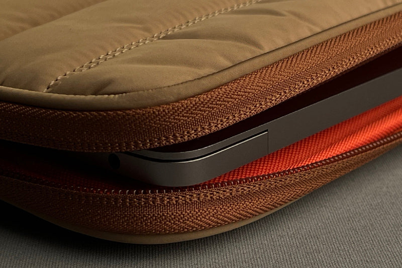 Packers/C 'Puffer V3.0' Protective Sleeve for MacBook   'CAMEL'