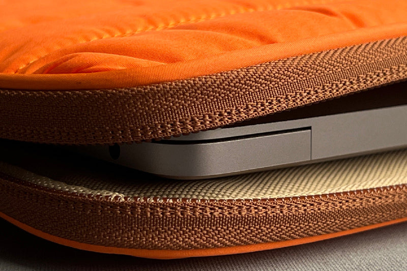 Packers/C 'Puffer V3.0' Protective Sleeve for MacBook  'MANDARIN'