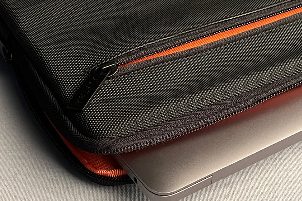 Urban/C 'Compact - M'  Protective Sleeve for MacBook 13 & 14 inch  'RAVEN'